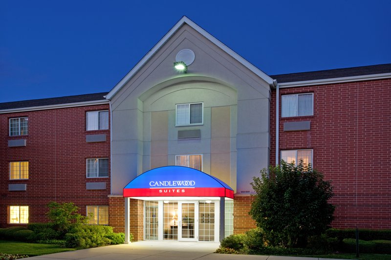 Candlewood Suites CHICAGO/NAPERVILLE - Warrenville, IL