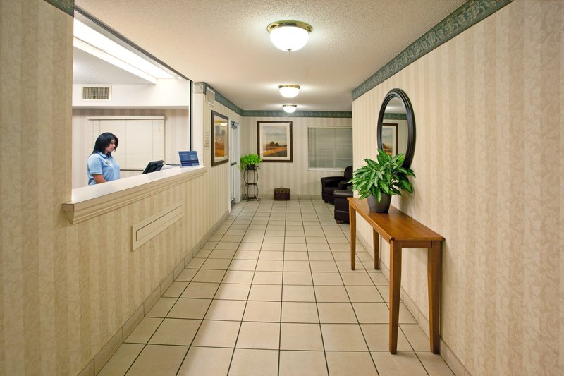 Candlewood Suites CHICAGO/NAPERVILLE - Warrenville, IL