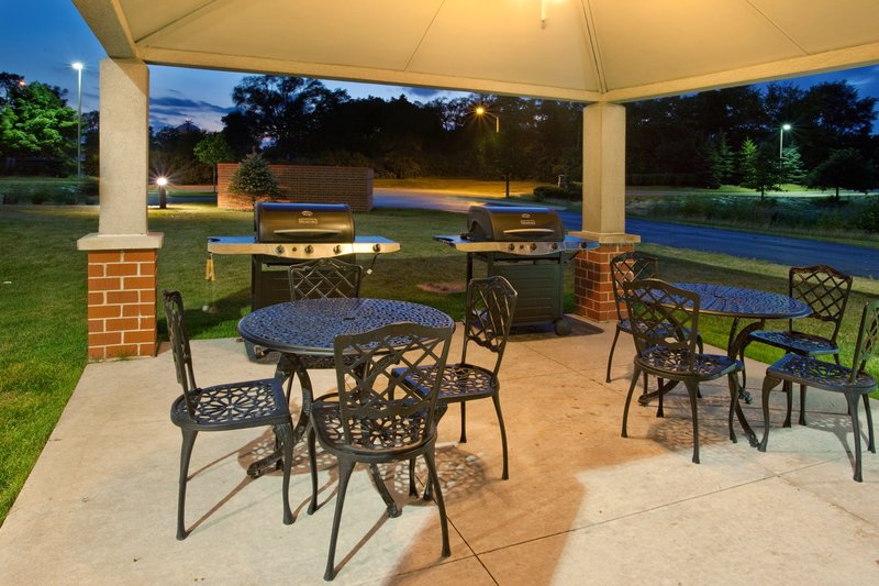 Candlewood Suites CHICAGO/NAPERVILLE - Warrenville, IL