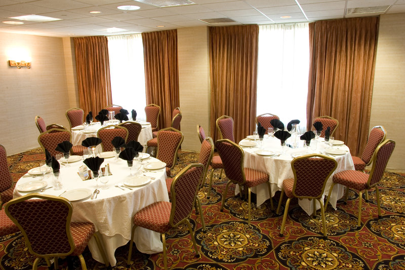 Holiday Inn CHICAGO OAKBROOK - Villa Park, IL