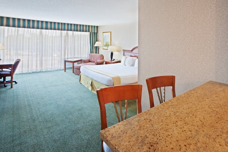 Holiday Inn CHARLOTTESVILLE-UNIV AREA - Charlottesville, VA