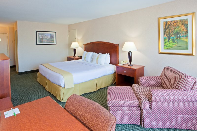 Holiday Inn CHARLOTTESVILLE-UNIV AREA - Charlottesville, VA