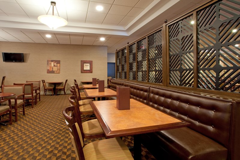 Holiday Inn CHARLOTTESVILLE-UNIV AREA - Charlottesville, VA