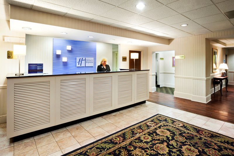 Holiday Inn Express CHARLESTON US HWY 17 & I-526 - Charleston, SC