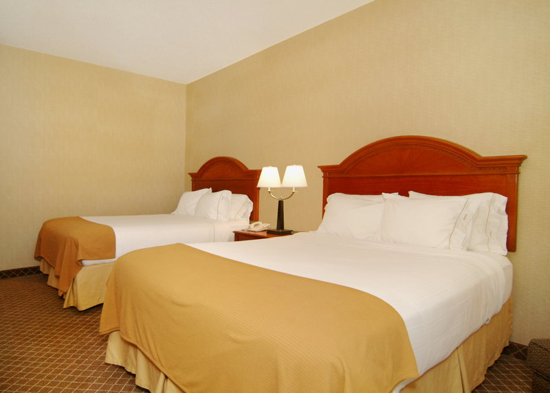 Holiday Inn Express CEDAR RAPIDS (COLLINS RD) - Cedar Rapids, IA