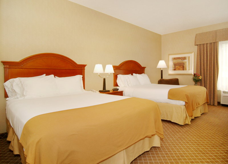 Holiday Inn Express CEDAR RAPIDS (COLLINS RD) - Cedar Rapids, IA
