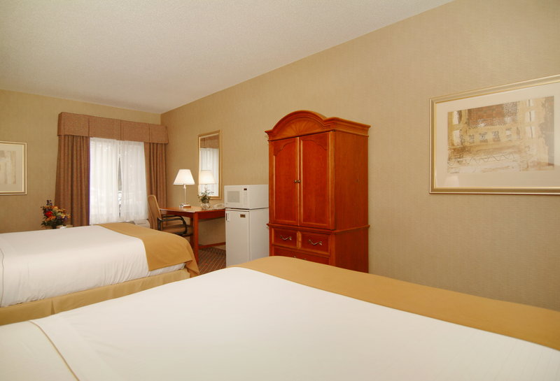 Holiday Inn Express CEDAR RAPIDS (COLLINS RD) - Cedar Rapids, IA