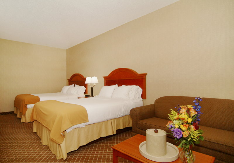 Holiday Inn Express CEDAR RAPIDS (COLLINS RD) - Cedar Rapids, IA