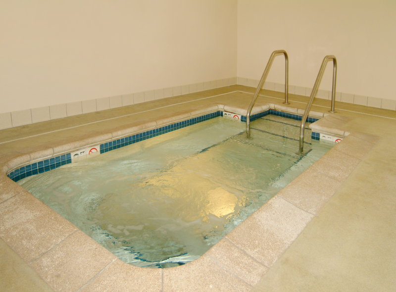 Holiday Inn Express CEDAR RAPIDS (COLLINS RD) - Cedar Rapids, IA