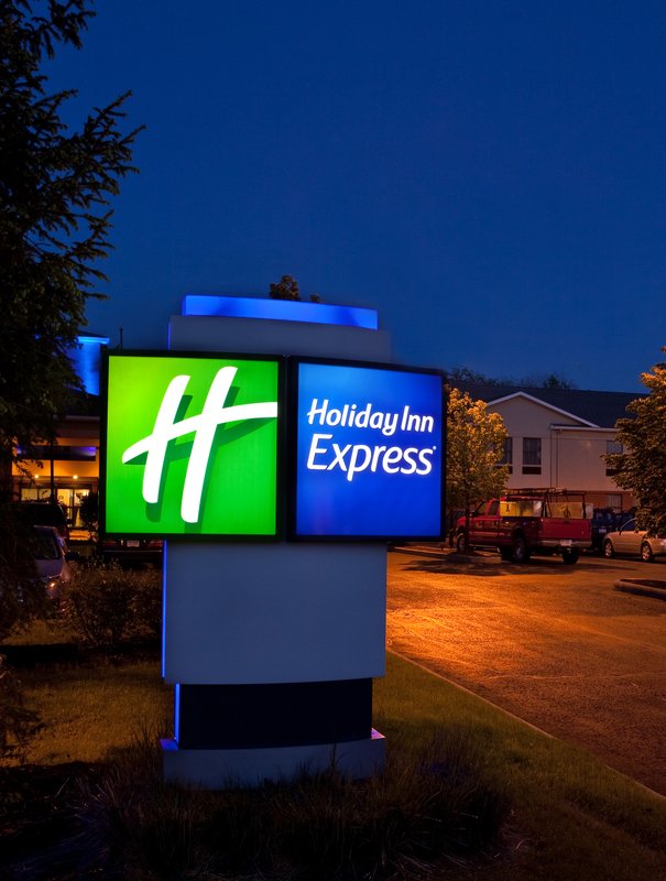 Holiday Inn Express-Oakwood - Maple Heights, OH