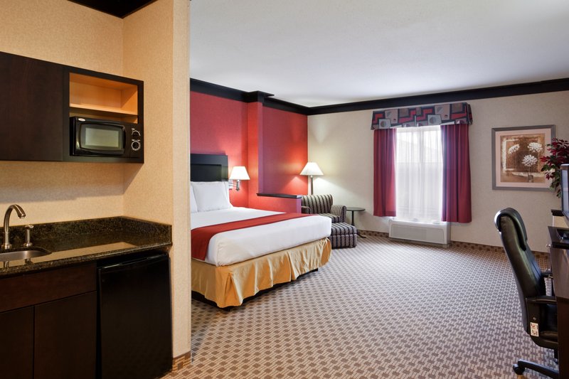 Holiday Inn Express-Oakwood - Maple Heights, OH
