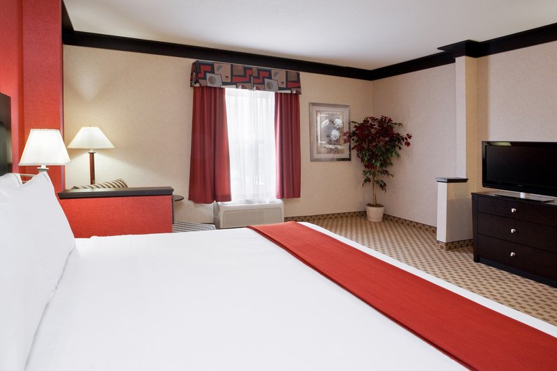 Holiday Inn Express-Oakwood - Maple Heights, OH