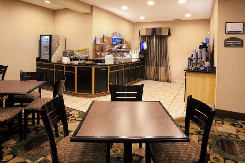 Holiday Inn Express-Oakwood - Maple Heights, OH