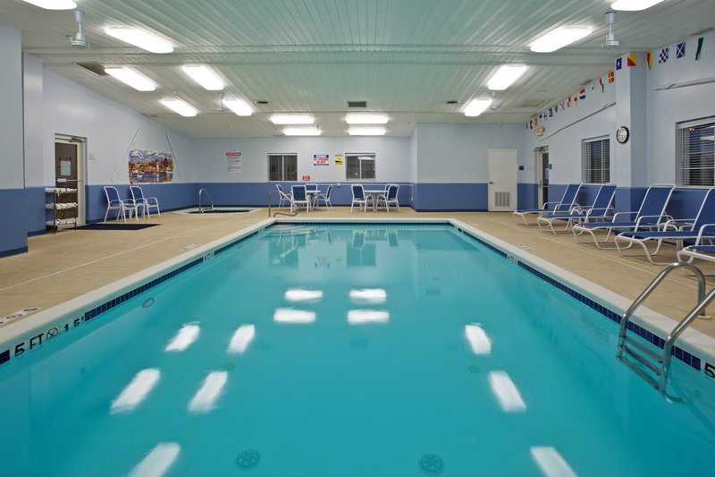 Holiday Inn Express CLEVELANDVERMILION 2 Reviews 2417 State Route