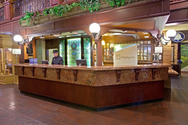 Clarion Hotel - Columbus, IN