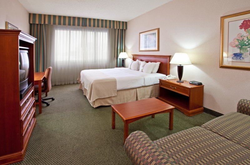 Clarion Hotel - Columbus, IN