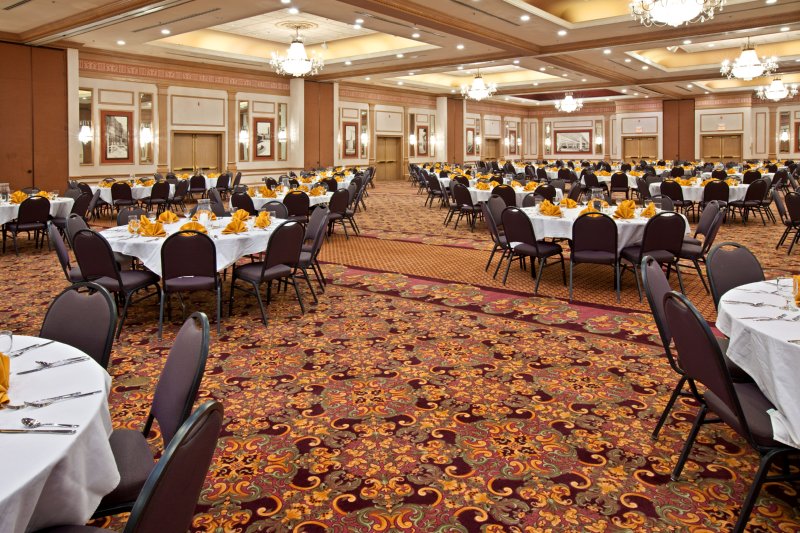 Clarion Hotel - Columbus, IN
