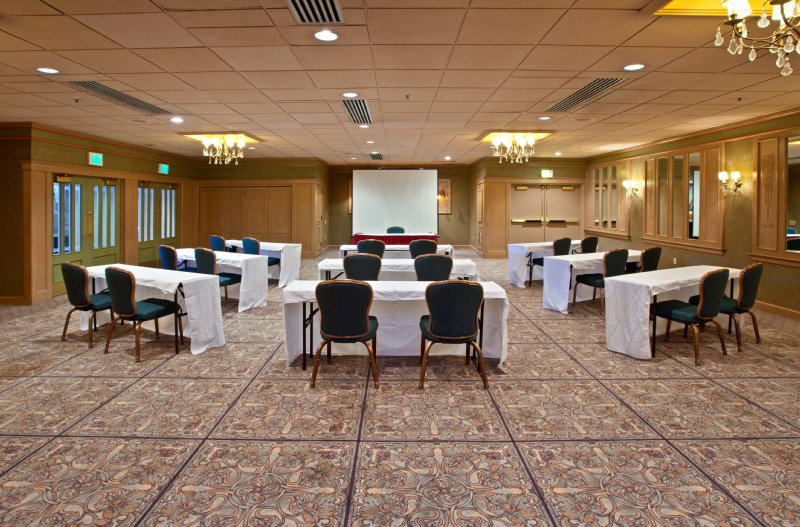 Clarion Hotel - Columbus, IN