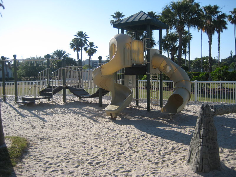 Holiday Inn Hotel & Suites CLEARWATER BEACH S-HARBOURSIDE - Indian Rocks Beach, FL