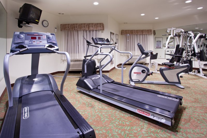 Holiday Inn Express Colorado Springs Airport - Colorado Springs, CO