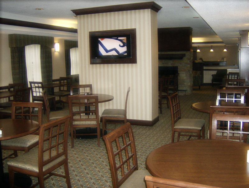 Staybridge Suites-Columbia-Hwy - Columbia, MO