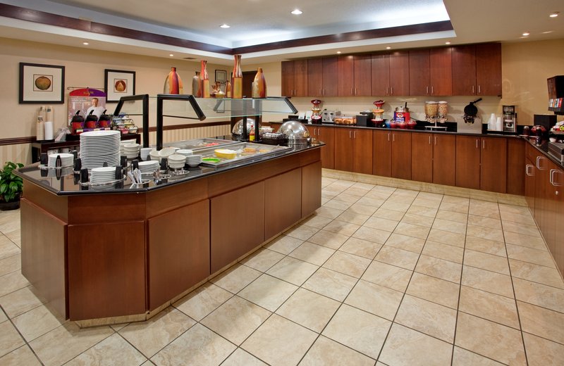 Staybridge Suites-Columbia-Hwy - Columbia, MO