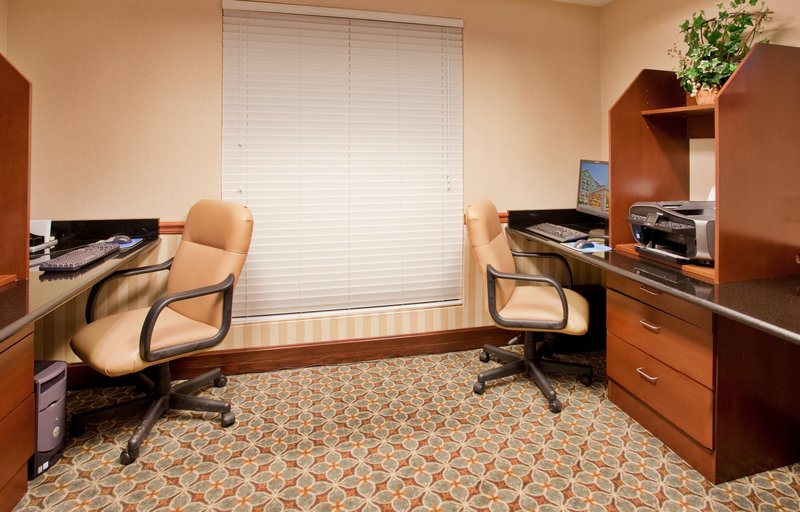 Staybridge Suites-Columbia-Hwy - Columbia, MO