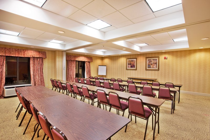 HOLIDAY INN EXPRESS - Carrollton, GA