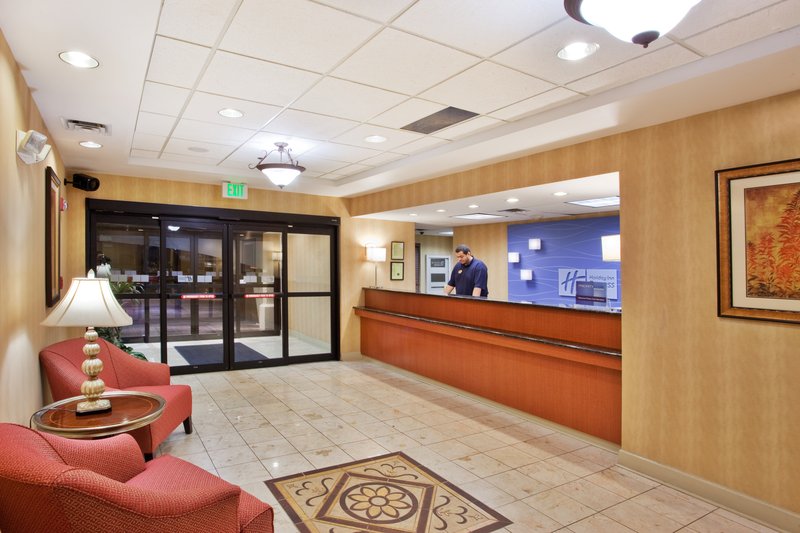 HOLIDAY INN EXPRESS - Carrollton, GA