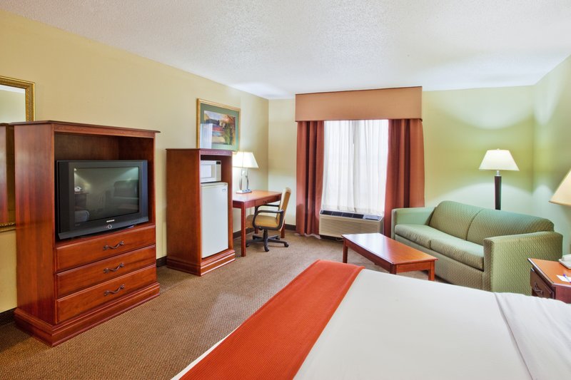 HOLIDAY INN EXPRESS - Carrollton, GA