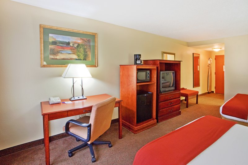 HOLIDAY INN EXPRESS - Carrollton, GA