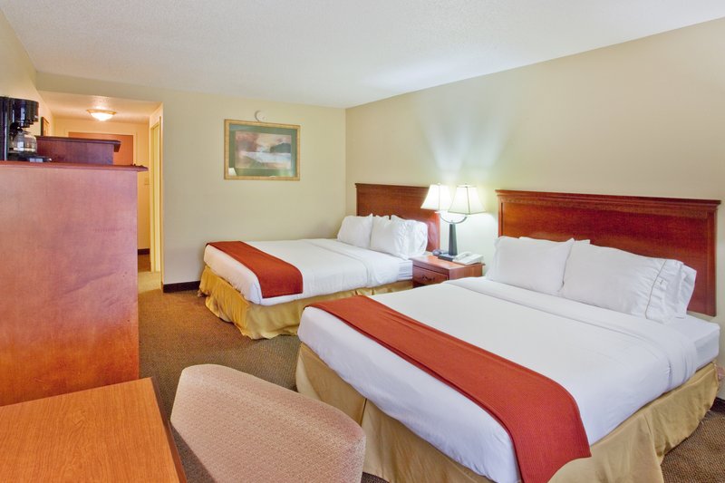 HOLIDAY INN EXPRESS - Carrollton, GA