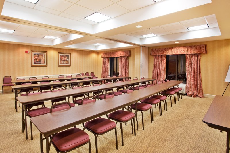 HOLIDAY INN EXPRESS - Carrollton, GA