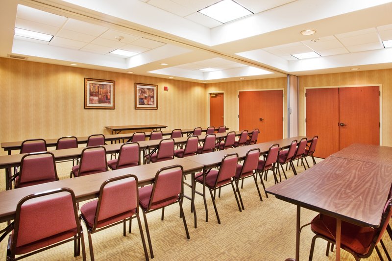 HOLIDAY INN EXPRESS - Carrollton, GA