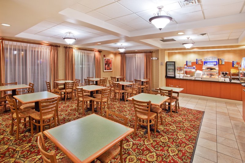 HOLIDAY INN EXPRESS - Carrollton, GA