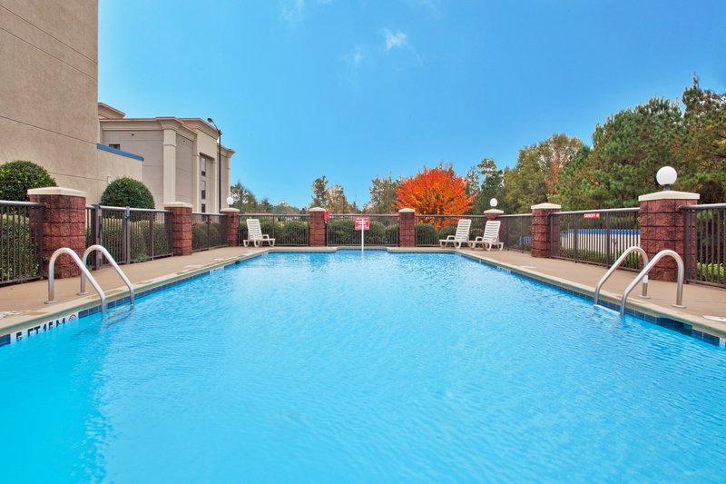 HOLIDAY INN EXPRESS - Carrollton, GA