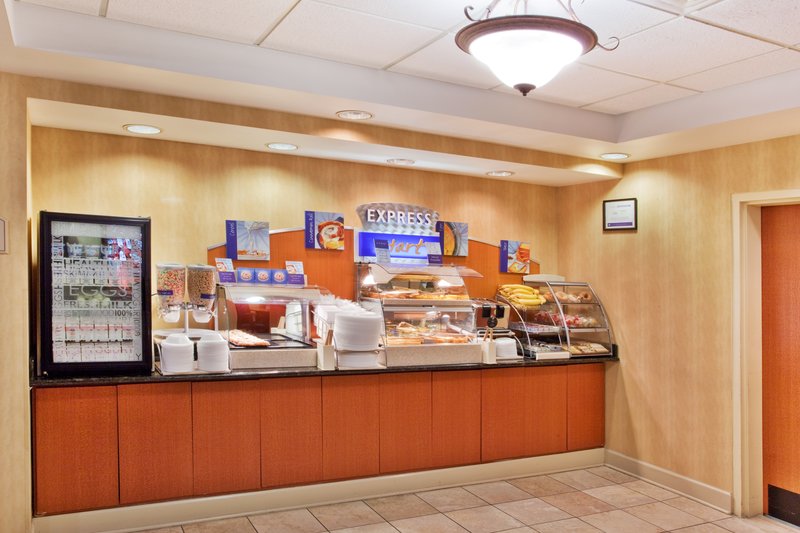 HOLIDAY INN EXPRESS - Carrollton, GA