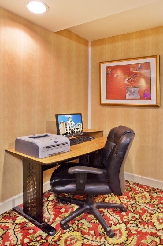 HOLIDAY INN EXPRESS - Carrollton, GA