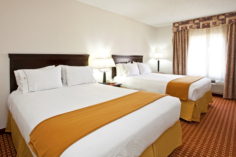 HOLIDAY INN EXPRESS - Clanton, AL