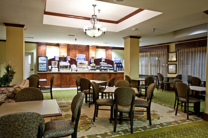 HOLIDAY INN EXPRESS - Clanton, AL