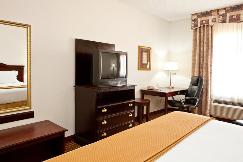 HOLIDAY INN EXPRESS - Clanton, AL