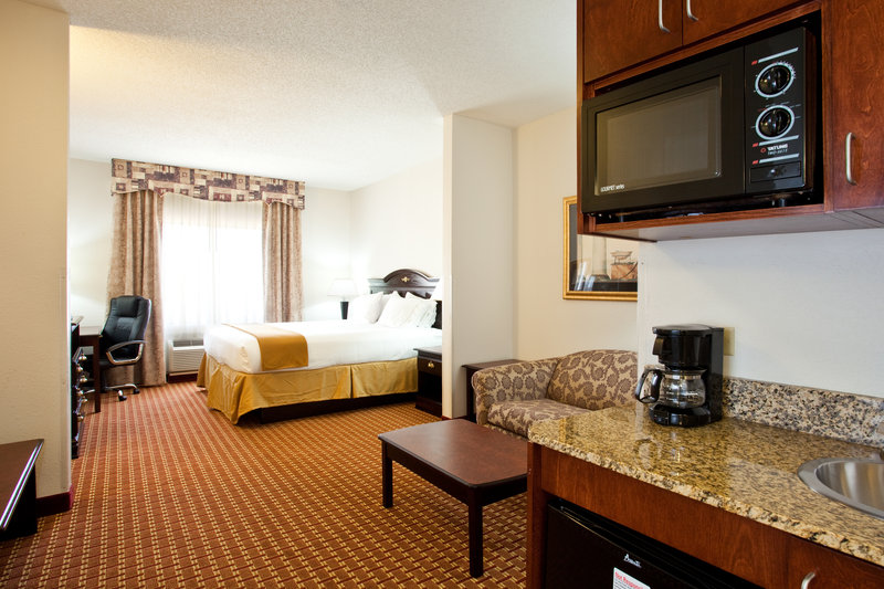 HOLIDAY INN EXPRESS - Clanton, AL
