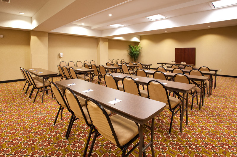 HOLIDAY INN EXPRESS - Clanton, AL