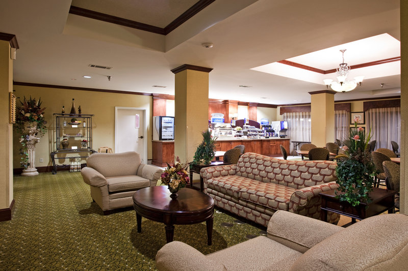HOLIDAY INN EXPRESS - Clanton, AL