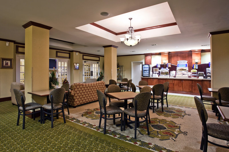 HOLIDAY INN EXPRESS - Clanton, AL