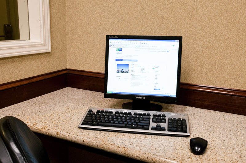 HOLIDAY INN EXPRESS - Clanton, AL