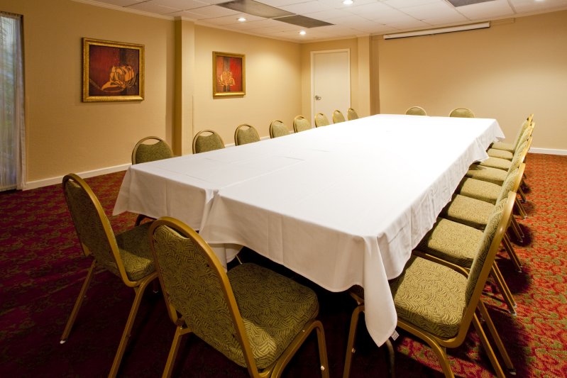 Best Western Plus International Speedway Hotel - Daytona Beach, FL