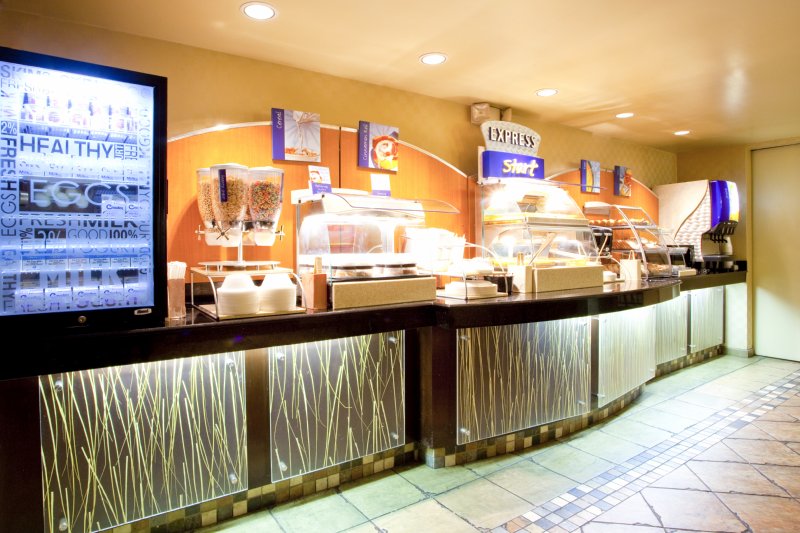 Best Western Plus International Speedway Hotel - Daytona Beach, FL