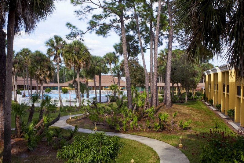 Best Western Plus International Speedway Hotel - Daytona Beach, FL