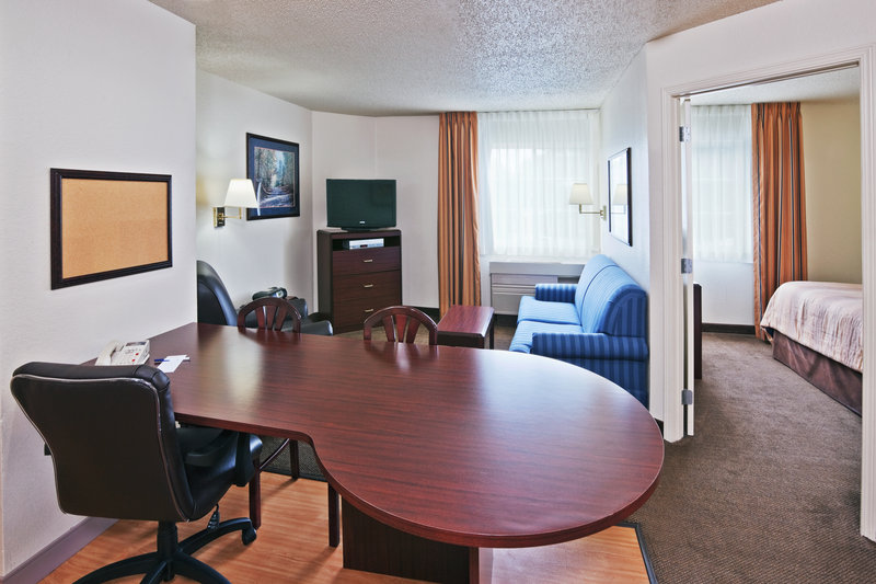 CANDLEWOOD SUITES - Plano, TX